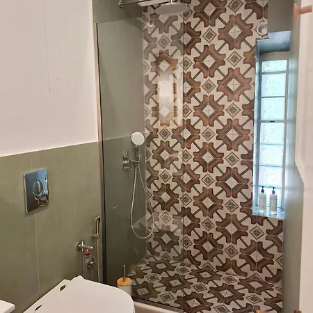 Casa Vrioni *