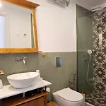Casa Vrioni *