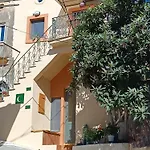 Casa Vrioni Appartamento *
