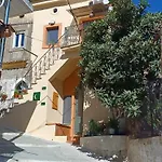 Casa Vrioni *